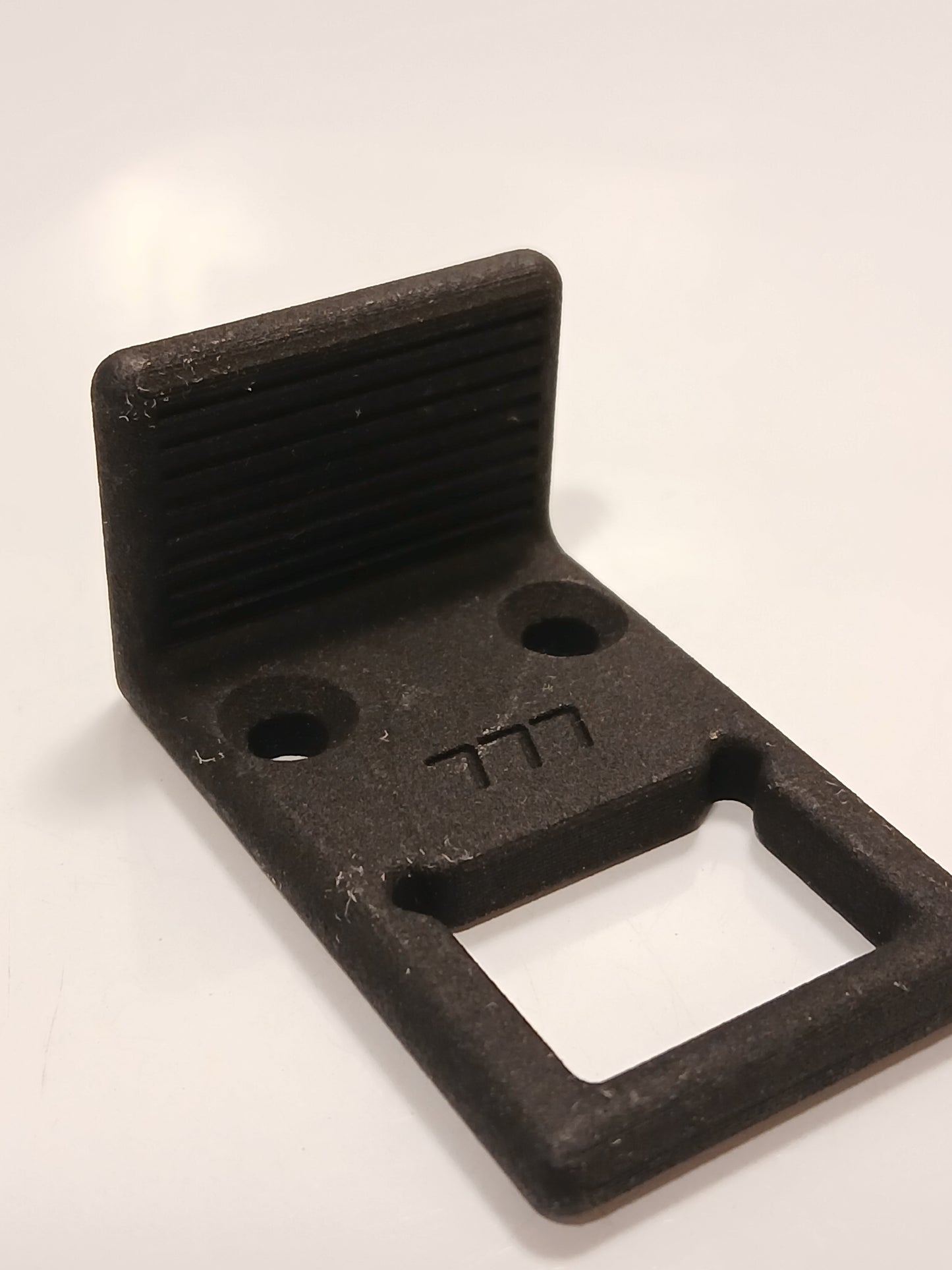 A70 Trunk Cover Hardware