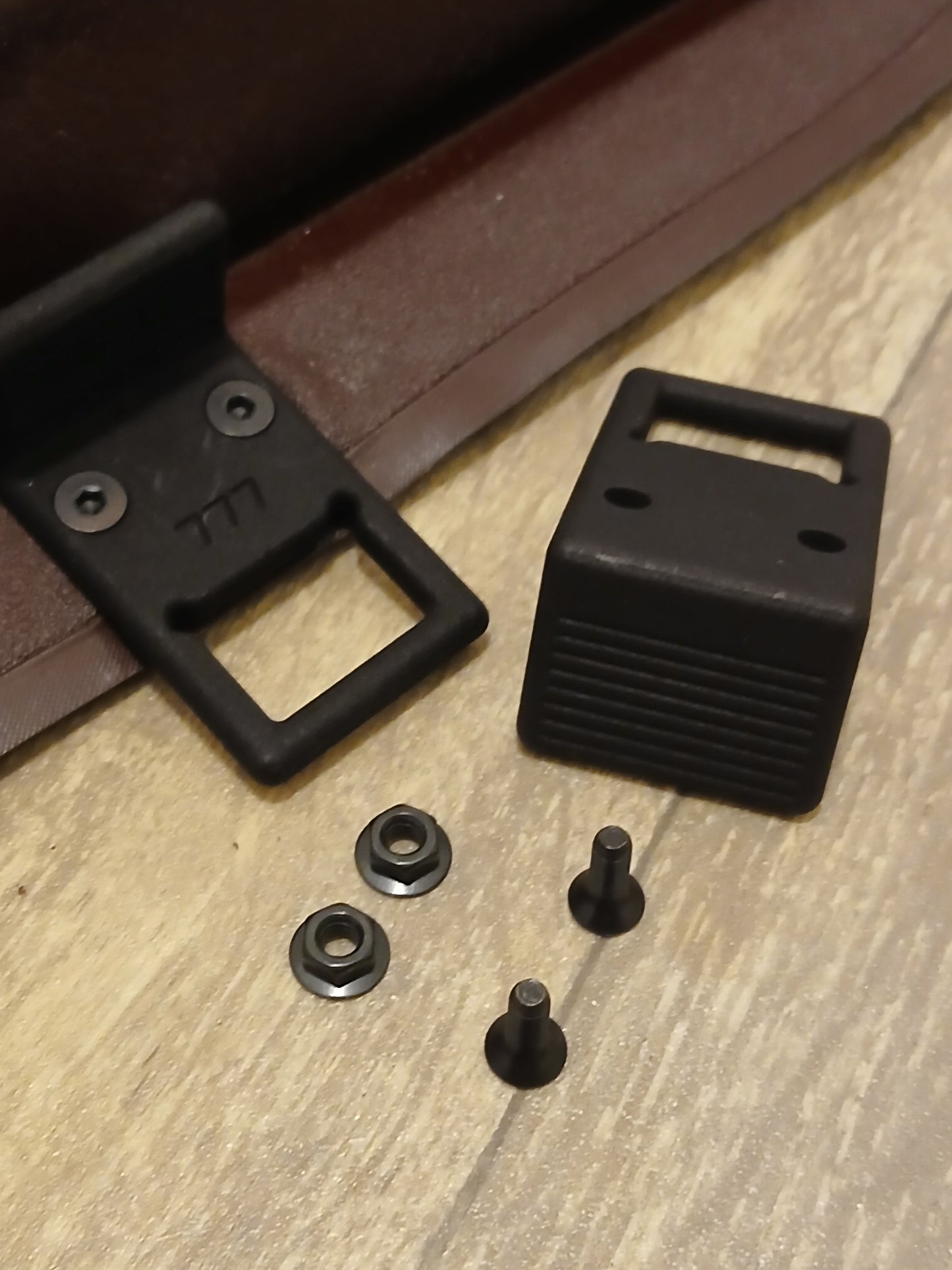 A70 Trunk Cover Hardware